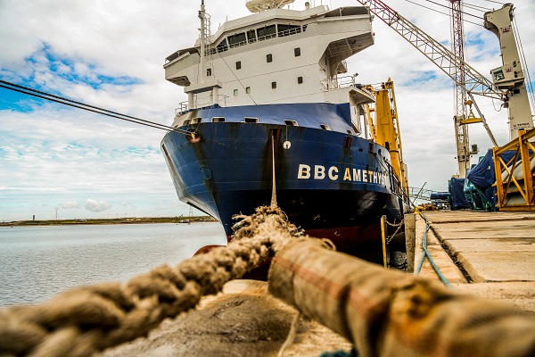 Terminal Multicargas do Porto do Açu recebe 100º navio