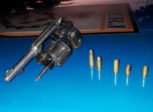 PM baleado e homem detido durante perseguição com troca de tiros