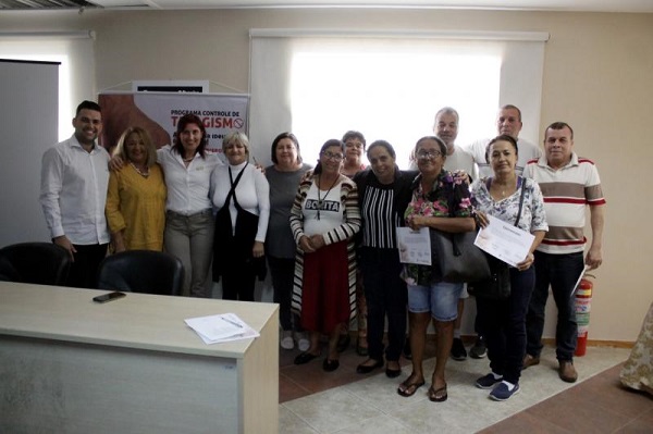 Ex-fumantes recebem certificados no Dia Nacional de Combate ao Fumo em SJB