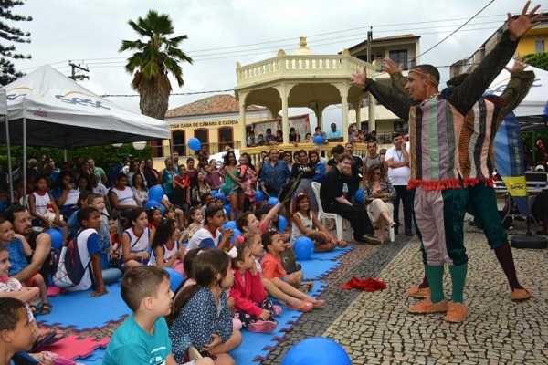 Projeto Arte na Praça movimenta o domingo em SJB
