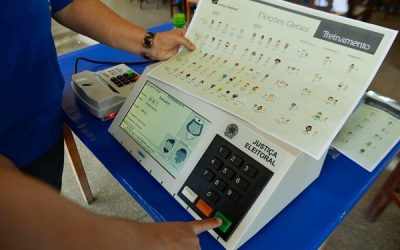 Bolsonaro sanciona com vetos lei que muda regras eleitorais