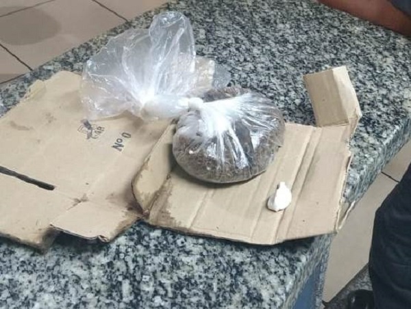 PM apreende drogas em SJB