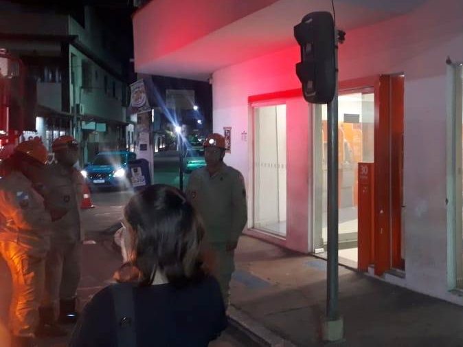 Alarme de banco dispara e mobiliza PM e Corpo de Bombeiros em SJB