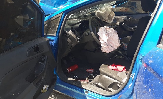 Acidente entre carro e moto deixa dois mortos e seis feridos no Rio