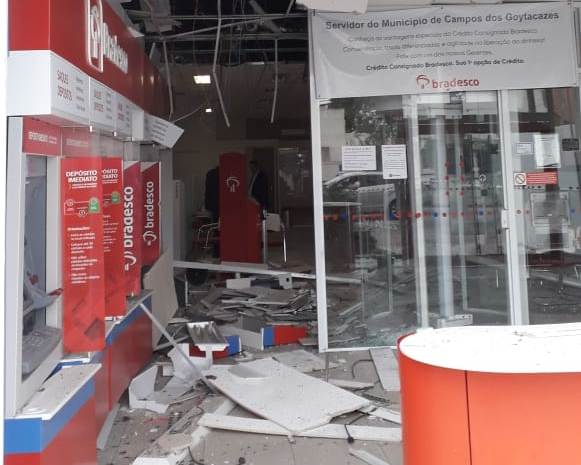 Caixa eletrônico é explodido em Campos