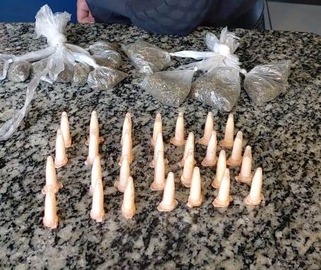 PM apreende drogas em SJB