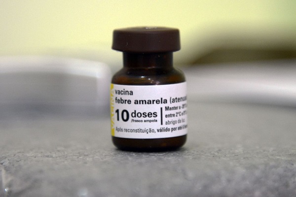 vacinas febre amarela e gripe