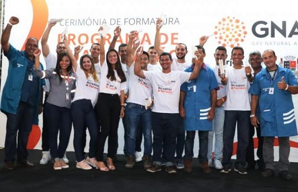 Programa de Qualificação Profissional forma 106 alunos em SJB