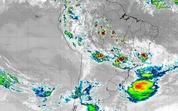 Inmet divulga alerta de perigo devido a chuvas no Rio e Espírito Santo