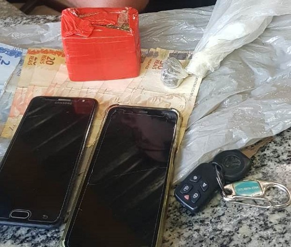Homens de MG são presos com droga em SJB