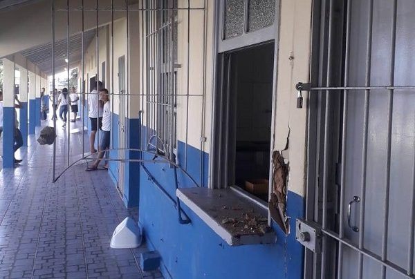 Colégio Estadual é invadido em SJB