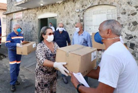 SJB recebe respirador e aventais hospitalares