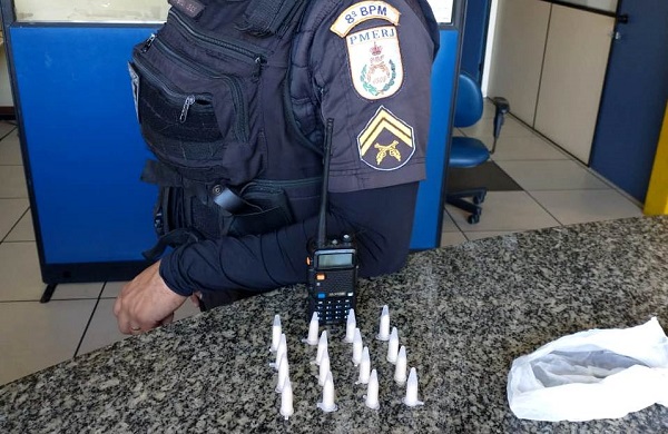 PM apreende droga em SJB