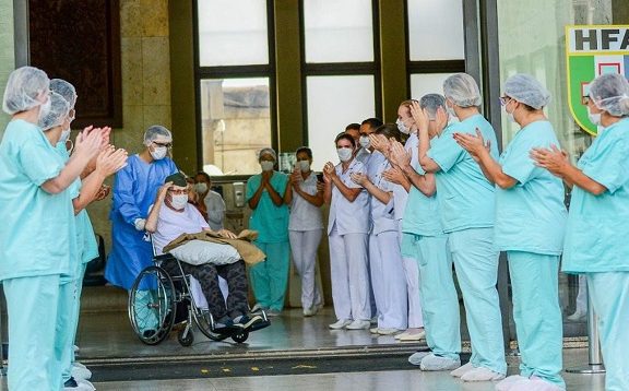 Brasil assume primeiro lugar em número de recuperados de covid-19