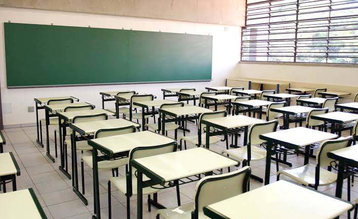 Fiocruz lança manual para reabertura segura das escolas