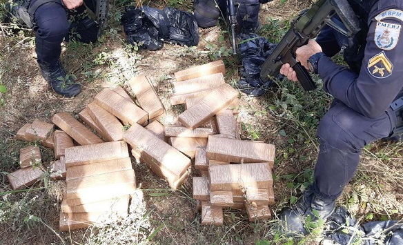 PM apreende cerca de 50 kg de maconha em Campos