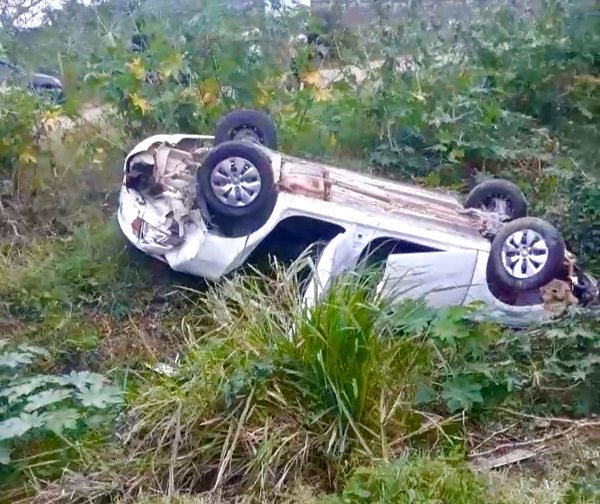 Vídeos: Capotamento na BR 356, em SJB