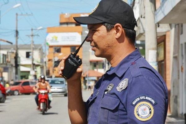 Guardas municipais integram sistema de segurança pública, decide STF