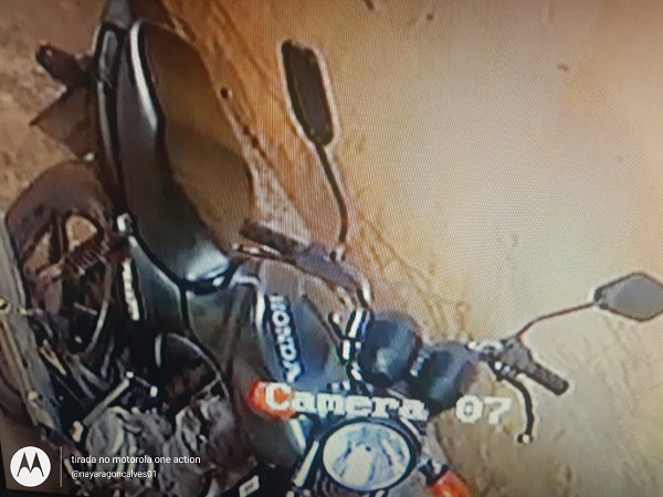 Motocicleta furtada no Centro de SJB