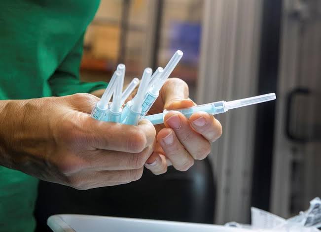 Rio inicia distribuição de seringas e agulhas para os municípios