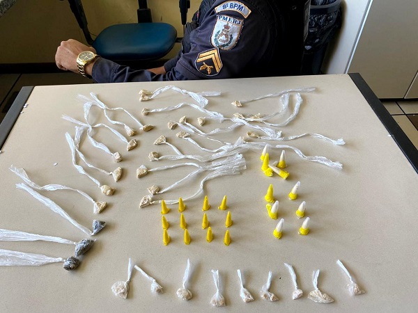 Jovem preso com maconha, cocaína e crack em SJB