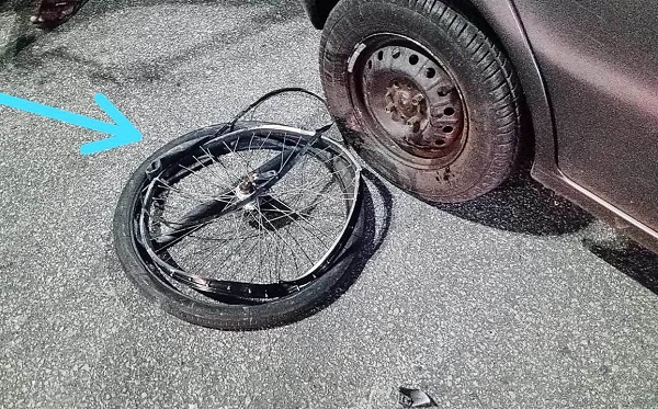 Vídeos – Ciclista morre atropelada por carro em Campos