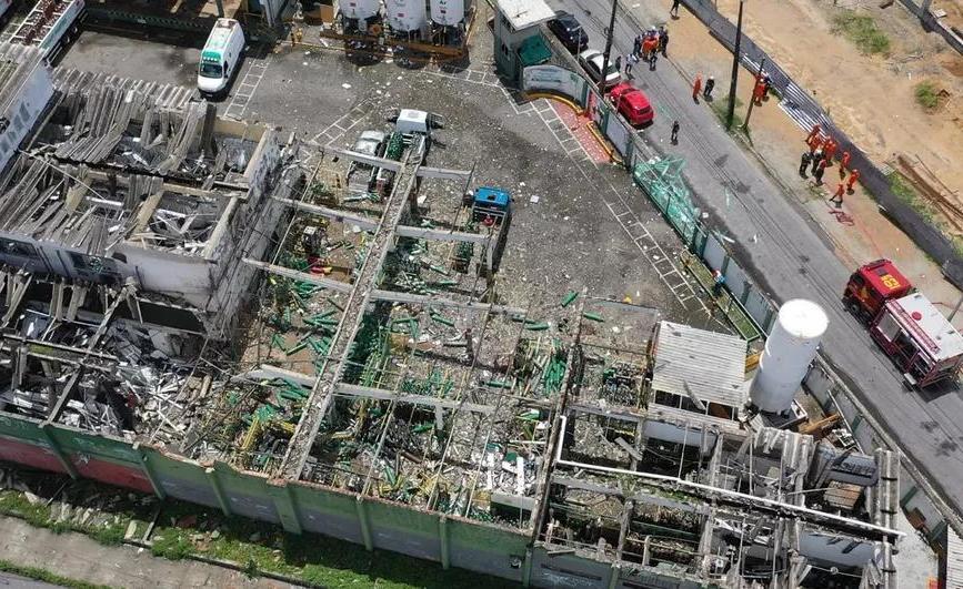 Explosão em fábrica de oxigênio deixa ao menos três feridos no CE