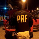 PRF recupera carro furtado em Campos