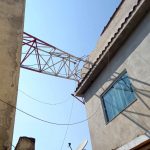 Torre de rádio comunitária de SJB desaba sobre casas