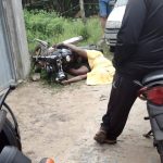 Homem morre após colidir com moto contra muro