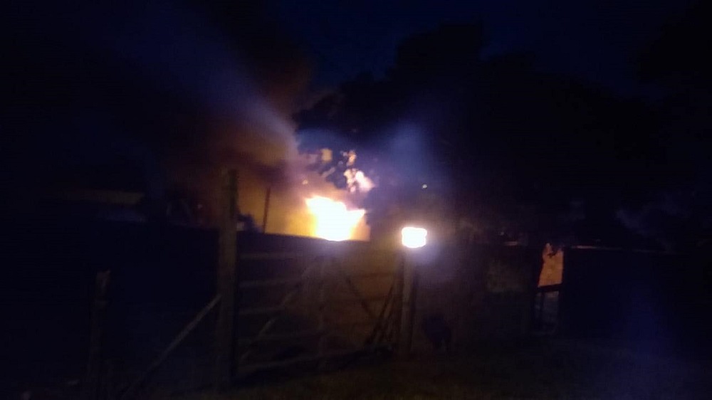 Homem ateia fogo na casa da ex-mulher em SJB