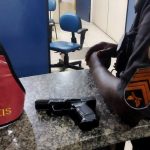 Homem detido com pistola airsoft em SJB