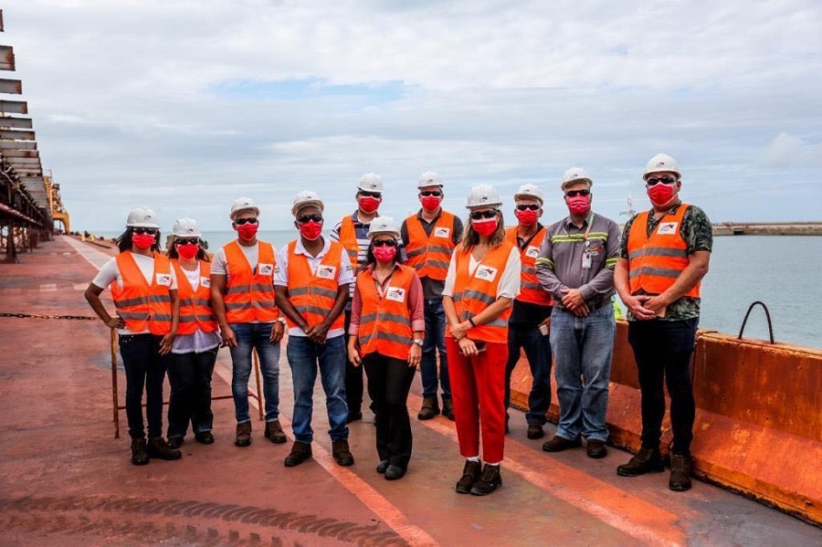 Jornalistas percorreram as instalações por terra e mar do Porto do Açu