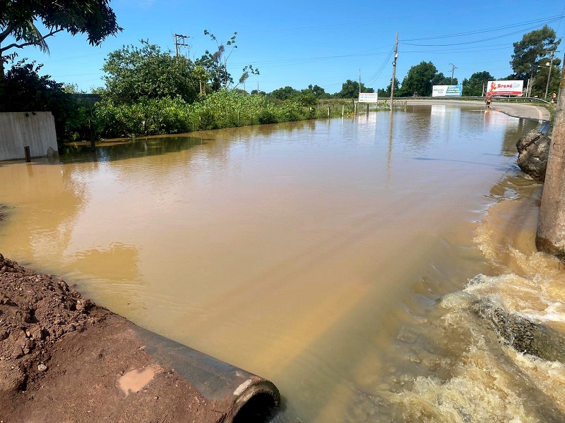 Nível do Paraíba diminui, mas alagamentos continuam em SJB