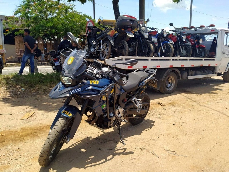PRF realiza Operação “2 rodas” e apreende 50 motocicletas em Campos