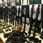 Apreendidos fuzis que seriam vendidos à maior facção criminosa do Rio