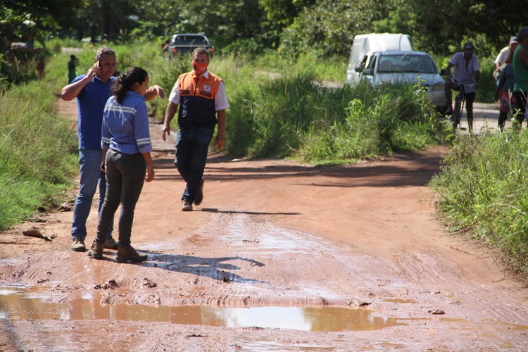 RJ-194 interditada por risco iminente de colapso na altura da comporta do Vigário