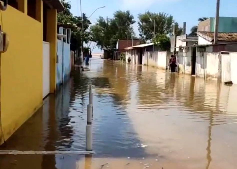 Rio e mar avançam e Pontal de Atafona é atingido mais uma vez