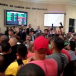 Vídeos - Sessão da Câmara de Campos é encerrada após confusão