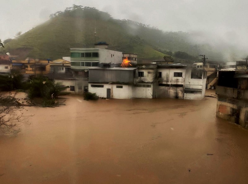 Vídeos Chuva Provoca Morte Em São Gonçalo Na Região Metropolitana Do Rio Parahybano