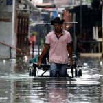 Homem morre eletrocutado durante chuva no RJ