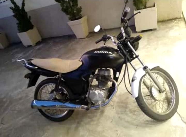 Motocicleta furtada no Centro de SJB