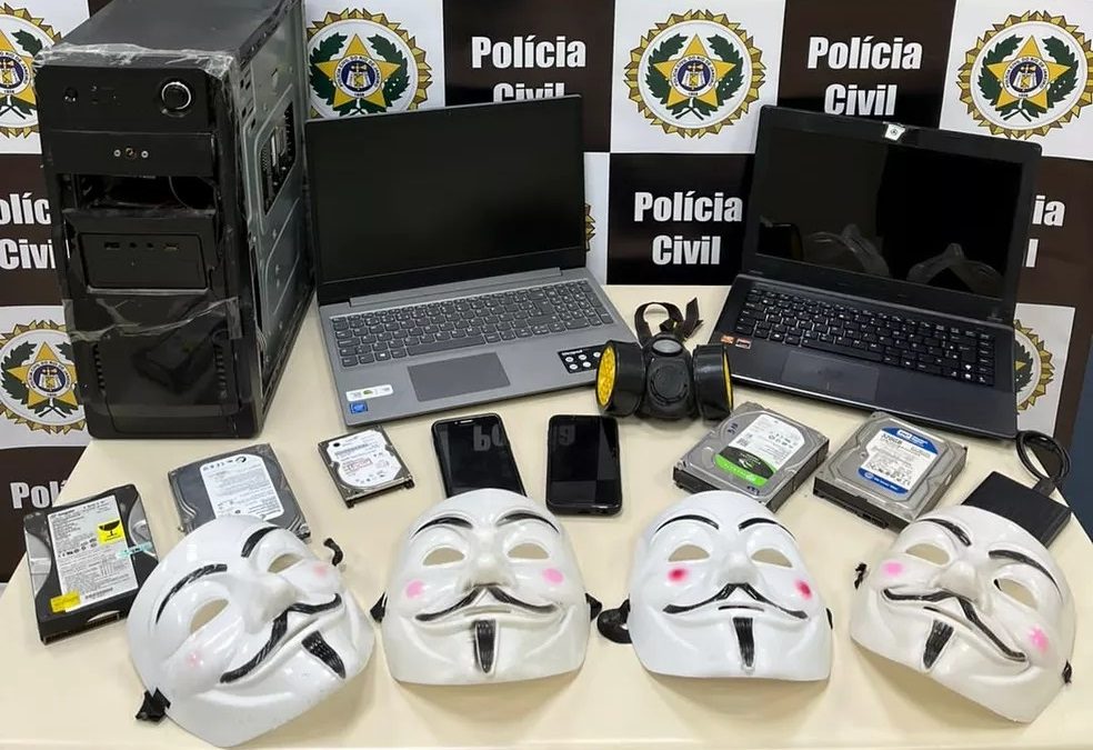 Casal é preso por planejar ataque à escola em Saquarema