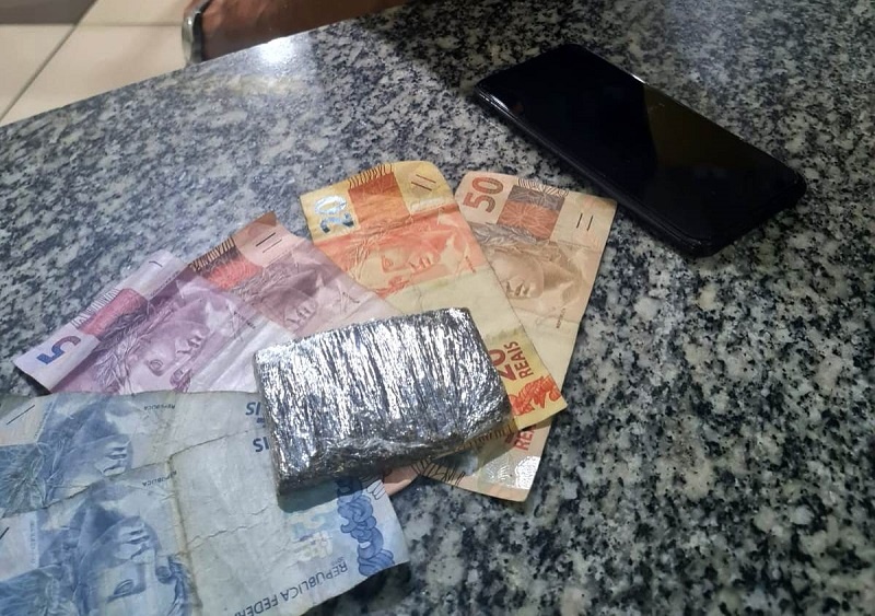Homem detido com droga no Centro de SJB