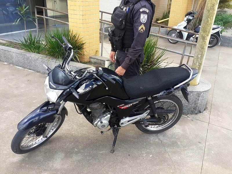 PM apreende motocicleta com motor roubado em SJB