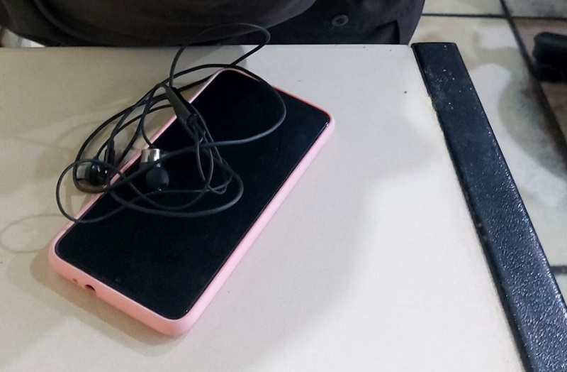 Mulher é detida após furtar celular dentro de comércio em SJB