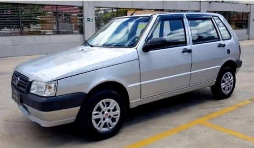 Carro furtado na porta de residência em Grussaí