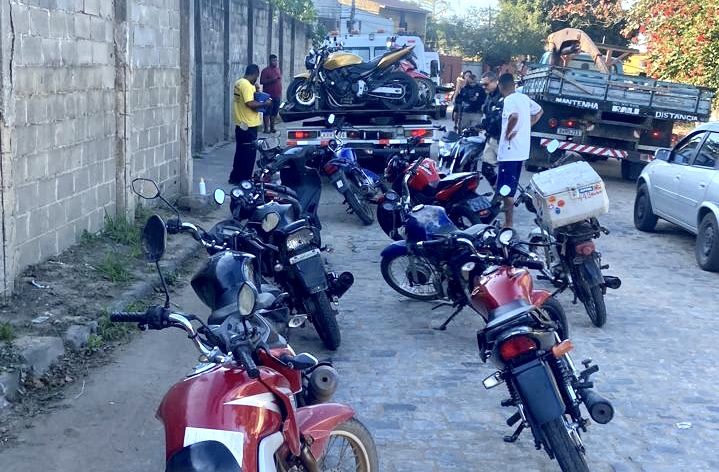 Operação Circuito Fechado da PRF apreende 44 veículos irregulares em Campos