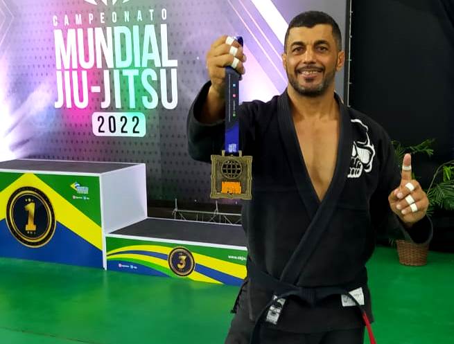 Coordenador de lutas da Sejer conquista mais um título mundial de jiu-jitsu