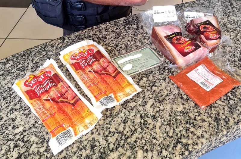 Mulher detida após furtar dois supermercados de SJB